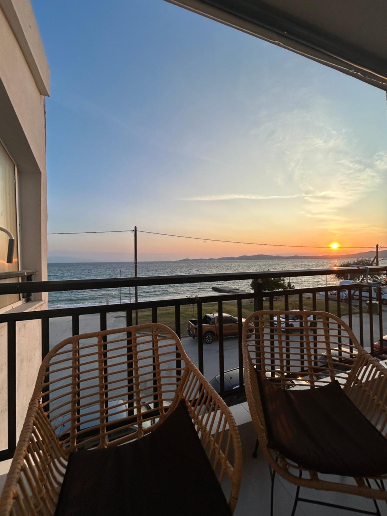 Appartement Sea View Loft à Nea Roda Extérieur photo